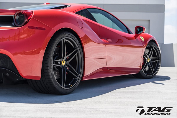 Фото дисков HRE P107 Черный сатин на Ferrari 488