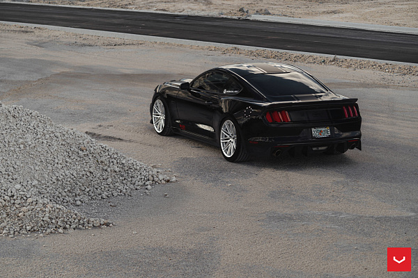 Фото дисков Vossen VFS-4 Серебро на Ford Mustang VI
