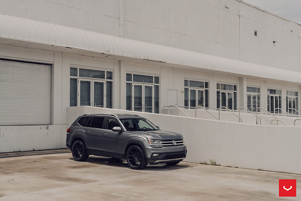 Фото дисков Vossen HFX-2 (5-Lug) Черный глянец на Volkswagen Atlas