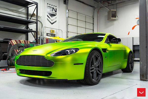 Фото дисков Vossen HF-1 Сатиновый графит на Aston Martin Vantage 3