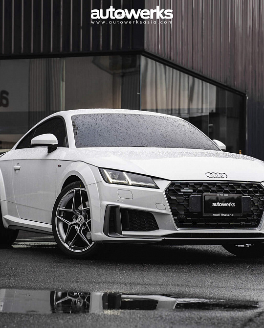 Фото дисков FF11 Глянцевый графит на Audi TT (8S)