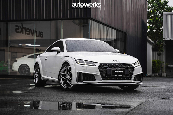 Фото дисков HRE FF11 Глянцевый графит на Audi TT (8S)