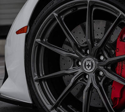 Фото дисков HRE P104SC на Lamborghini Huracan