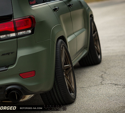 Фото дисков BC Forged HC052 на Jeep Grand Cherokee IV