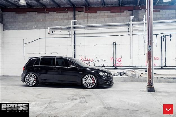 Фото дисков Vossen VFS-2 Серебро на Volkswagen Golf VII