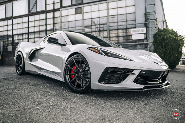 Фото дисков Vossen EVO-2 Глянцевый темный лак на Chevrolet Corvette C8