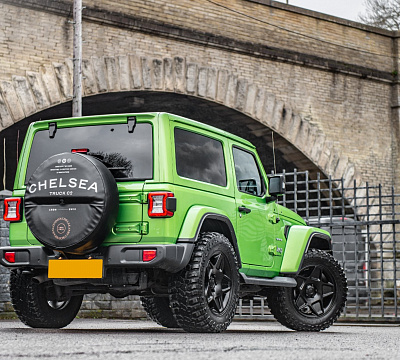 Фото дисков Kahn Mondial Retro на Jeep Wrangler IV (JL)