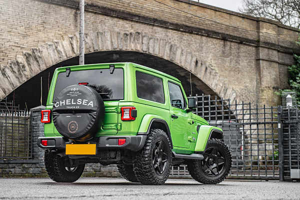 Фото дисков Kahn Mondial Retro Черный сатин на Jeep Wrangler IV (JL)