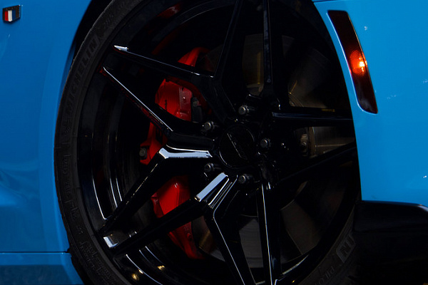 Фото дисков MRR M755 Черный глянец на Chevrolet Camaro VI