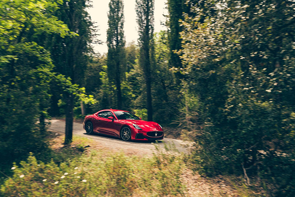Maserati GranTurismo Trofeo (Rosso)