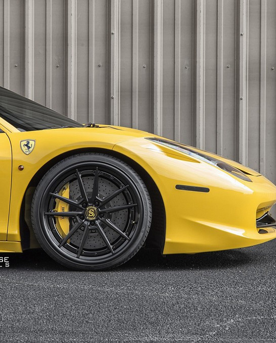 Фото дисков SV1 Deep Concave FS Черный сатин на Ferrari 458