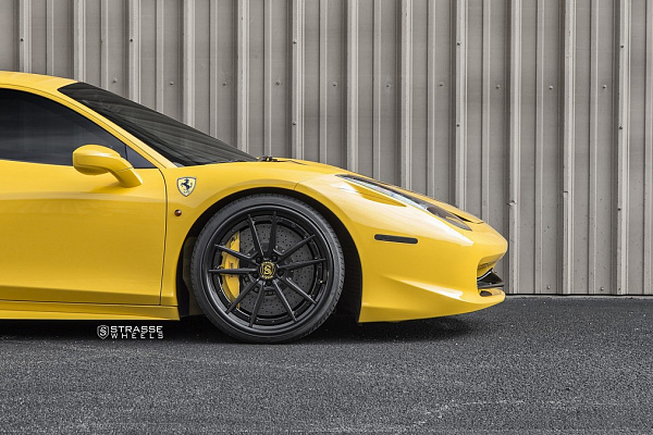 Фото дисков Strasse Wheels SV1 Deep Concave FS Черный сатин на Ferrari 458