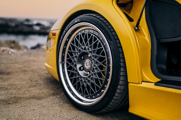Фото дисков HRE 501 Глянцевый графит на Lamborghini Murcielago