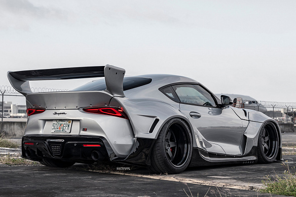 Фото дисков Strasse Wheels S6 Competition Черный сатин на Toyota Supra A90