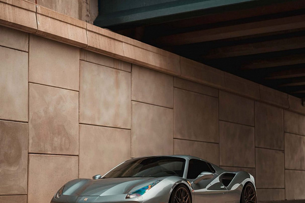Фото дисков Anrky S1-X1 Сатиновая бронза на Ferrari 812