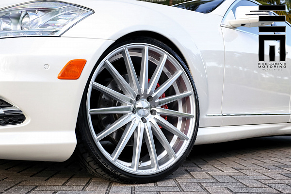 Фото дисков Vossen VFS-2 Серебро на Mercedes-Benz S-Class (W221)