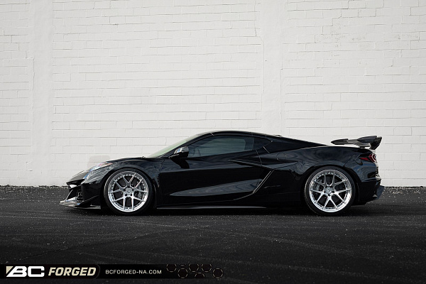 Фото дисков BC Forged HCS02 Полированный лак на Chevrolet Corvette C8