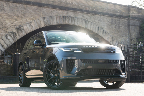 Фото дисков Kahn Type 52 RS Черный сатин на Range Rover Sport III
