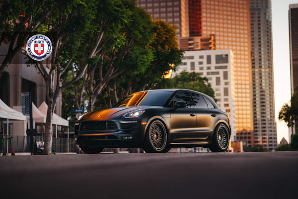 Фото дисков HRE 501 Черный сатин на Porsche Macan I