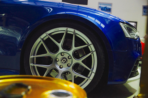 Фото дисков HRE FF01 Серебро на Audi A/S/RS 5 (8T)