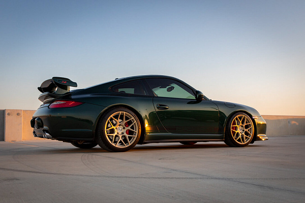 Фото дисков HRE FF01 Сатиновое золото на Porsche 911 VI