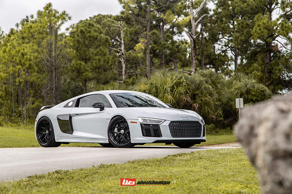 Фото дисков HRE S101SC Черный глянец на Audi R8 (4S)