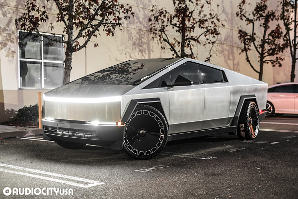 Фото дисков Giovanna Dicotto Алмазная проточка на Tesla Cybertruck