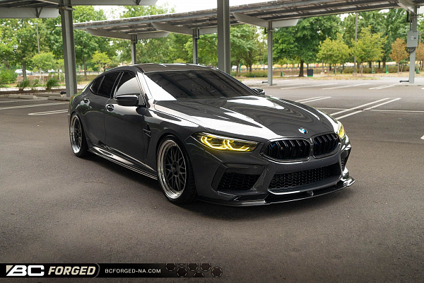 Фото дисков BC Forged LE81 // MLE81 Глянцевый графит на BMW 8/M8