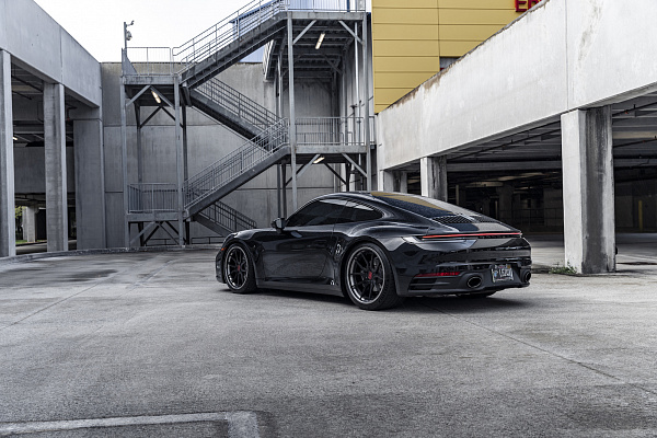 Фото дисков Strasse Wheels SV5 Deep Concave FS Черный сатин на Porsche 911 VIII
