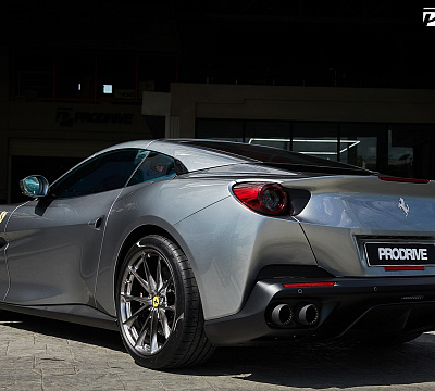 Фото дисков HRE P204 на Ferrari Portofino