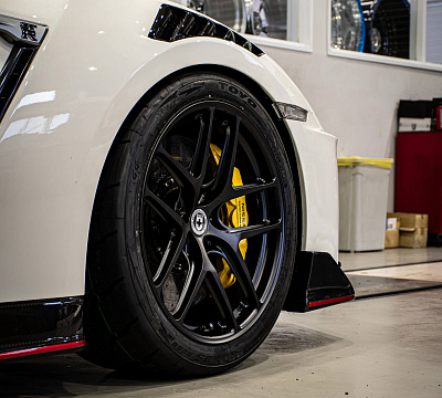 Фото дисков HRE R101 Lightweight на Nissan GT-R