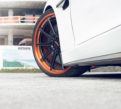 Фото дисков Strasse Wheels R10 Deep Concave FS на Aston Martin Vanquish 2