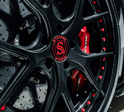 Фото дисков Strasse Wheels SM5R Deep Concave FS на McLaren 720S