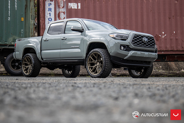 Фото дисков Vossen HF6-4 Глянцевое темное золото на Toyota Tacoma III