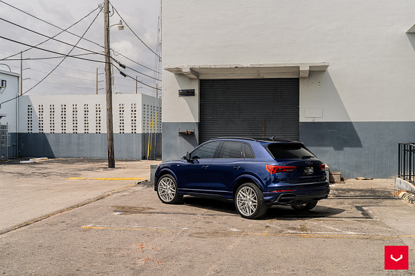 Фото дисков Vossen HF-7 Серебро на Audi Q3 (F3)