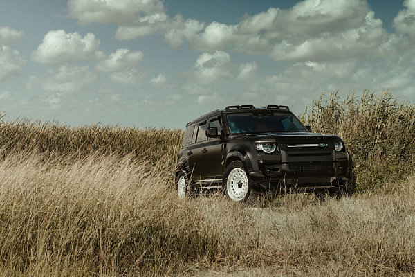 Фото дисков Black Rhino AWOL Белый сатин на Land Rover Defender II