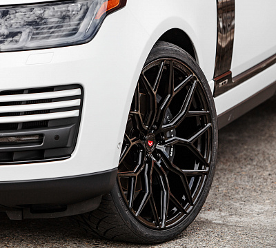 Фото дисков Vossen S17-01 на Land Rover Range Rover IV