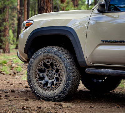 Фото дисков Black Rhino WARLORD на Toyota Tacoma III