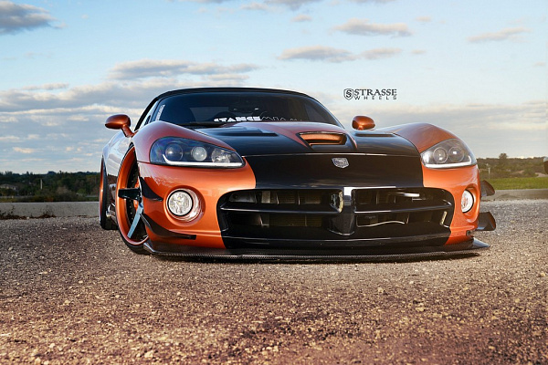 Фото дисков Strasse Wheels S5 Deep Concave Другой цвет на Dodge Viper