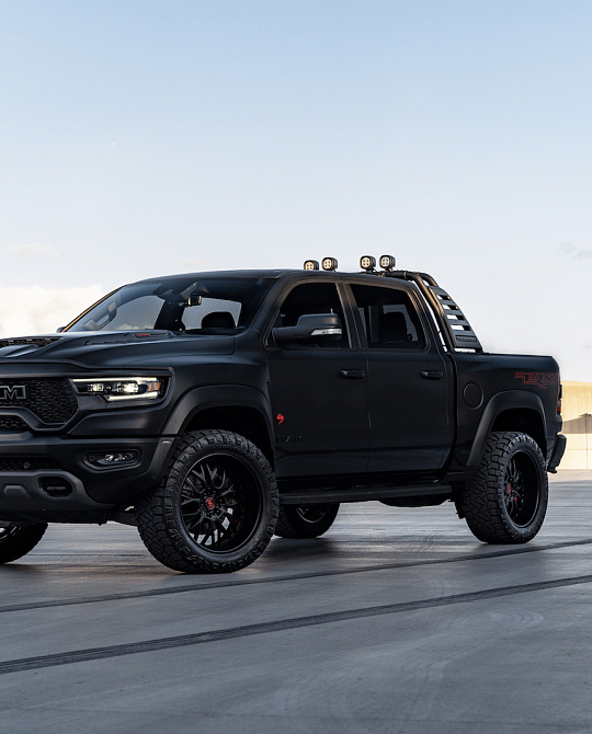 Фото дисков SV12M Signature Черный матовый на Ram 1500 V