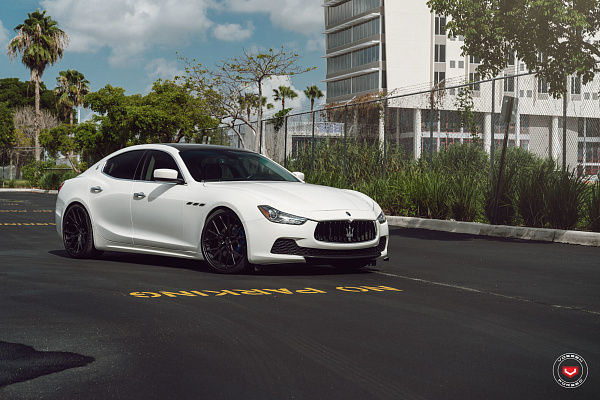 Фото дисков Vossen M-X3 Черный сатин на Maserati Ghibli