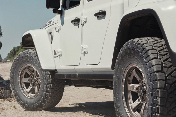 Фото дисков 4PLAY 4PS63 Сатиновая бронза на Jeep Gladiator II (JT)