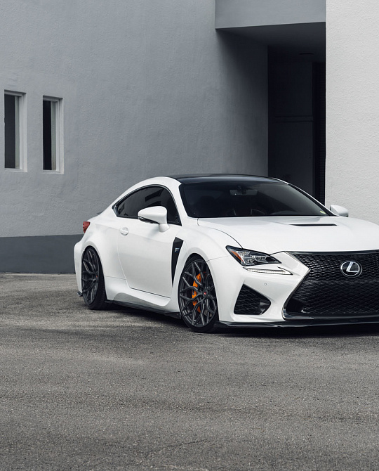 Фото дисков S17-01 Сатиновый графит на Lexus GS IV