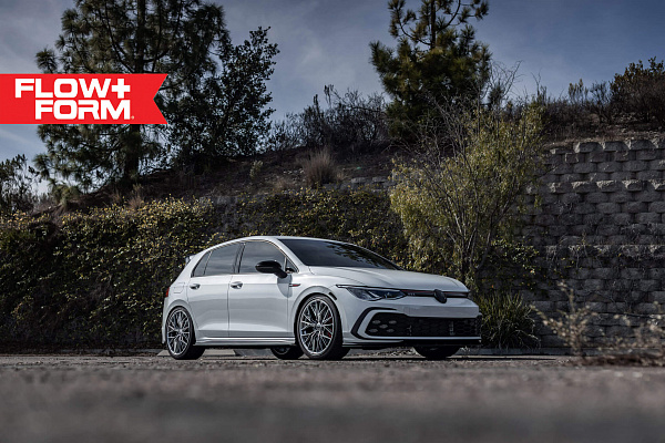 Фото дисков HRE FF28 Глянцевый тонированный лак на Volkswagen Golf VIII