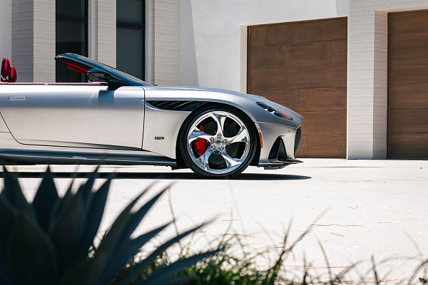 Фото дисков HRE 522M Полированный лак на Aston Martin DBS 3