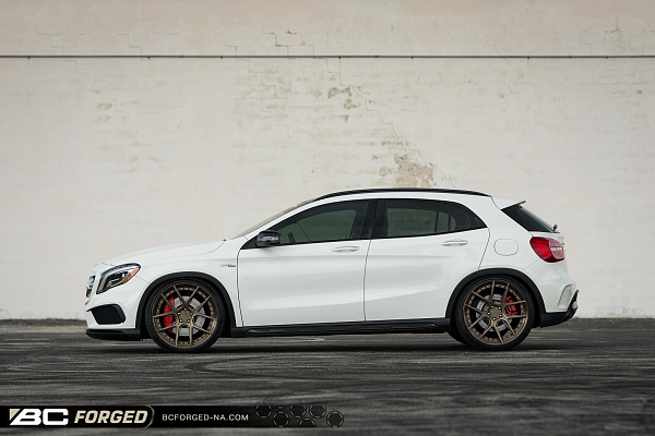 Фото дисков BC Forged HCA381 Сатиновая бронза на Mercedes-Benz GLA (X156)