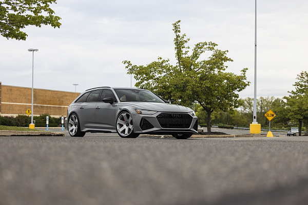 Фото дисков Rotiform AVS Серебро на Audi A/RS 6 (C8)