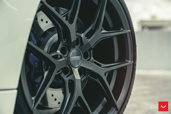 Фото дисков Vossen HF-5 Сатиновый графит на BMW 4/M4 (F32/F82)