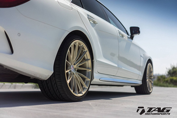 Фото дисков HRE P103 Глянцевая шампань на Mercedes-Benz CLS (C218)