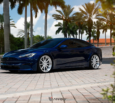 Фото дисков Anrky AN28 на Tesla Model S